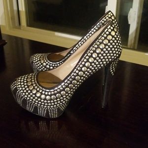 Flat head studded heels